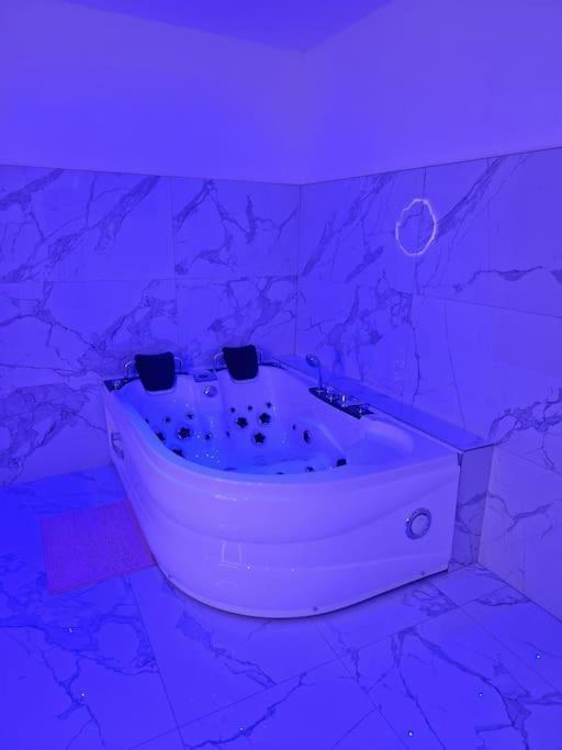 Maison Chic Avec Jacuzzi Nogent Sur Oise Yaospa60 Exterior foto